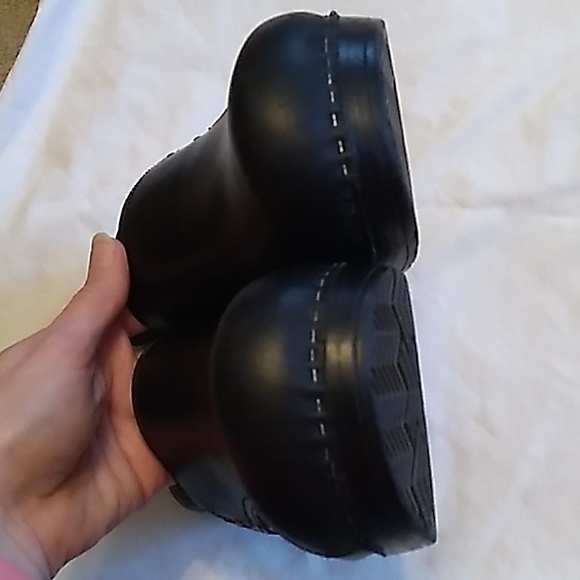 Womens Dansko black nursing shoes clogs size 40 ๐ In Very good condition!!!๐ - Picture 4 of 9
